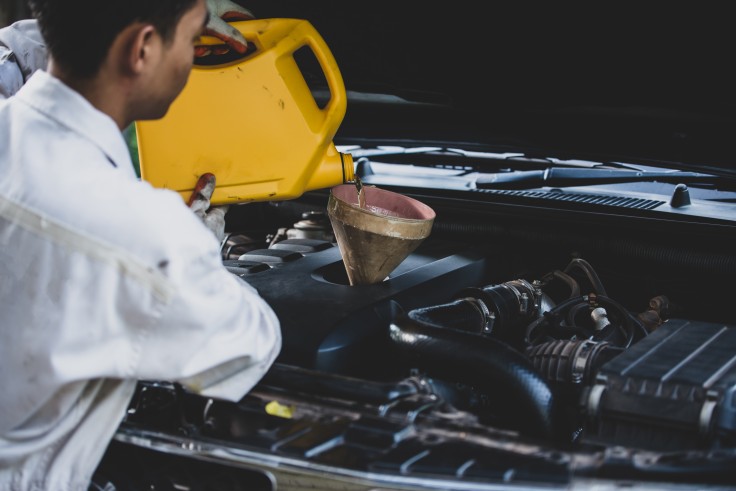 difference between oil change and lube service